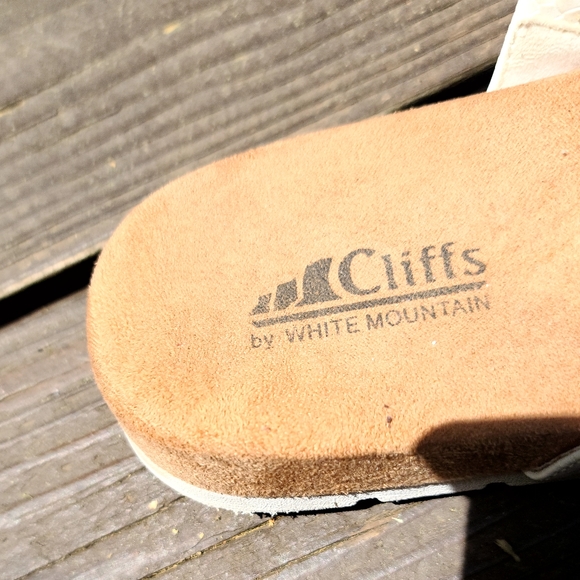 Cliffs by White Mountain white & tan slides sz9.5 - Picture 2 of 6